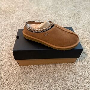 UGG Chesnut Tasman Women Size 8